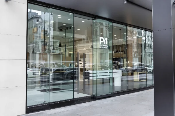 Vitrine commerciale à Gatineau secteur Le Plateau